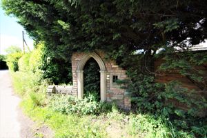 Spring Cottage Cannards Grave
